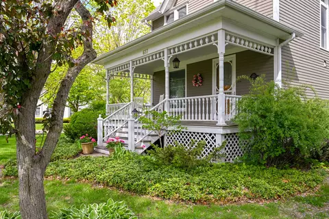 617 N West St, Wheaton, IL 60187 photo 4