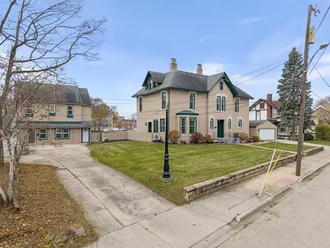 206 Franklin Pl, Rockford, IL 61103