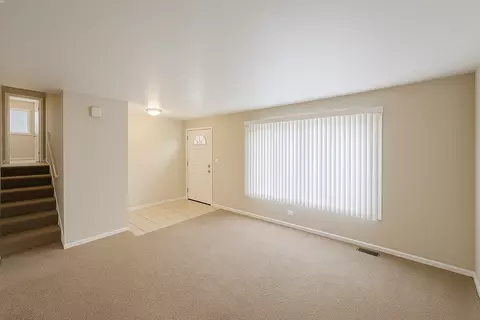 5660 Dover Rd, Oak Forest, IL 60452 photo 2