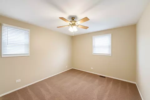 5660 Dover Rd, Oak Forest, IL 60452 photo 11