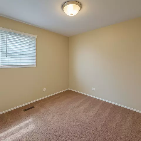 5660 Dover Rd, Oak Forest, IL 60452 photo 16