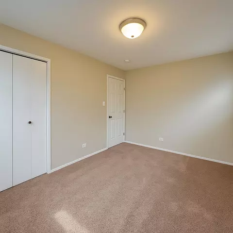 5660 Dover Rd, Oak Forest, IL 60452 photo 15