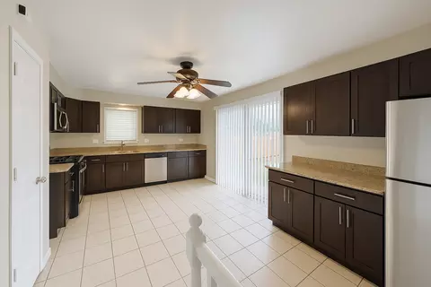 5660 Dover Rd, Oak Forest, IL 60452 photo 8