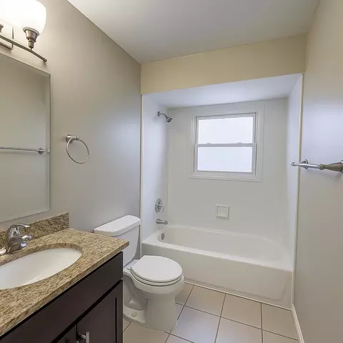 5660 Dover Rd, Oak Forest, IL 60452 photo 9