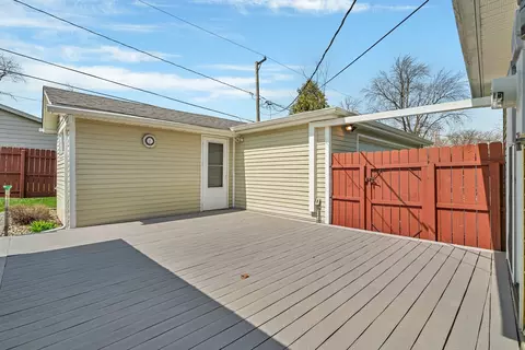 Exterior - 1713 Innercircle Dr, Crest Hill, IL 60403 photo 2 of 10