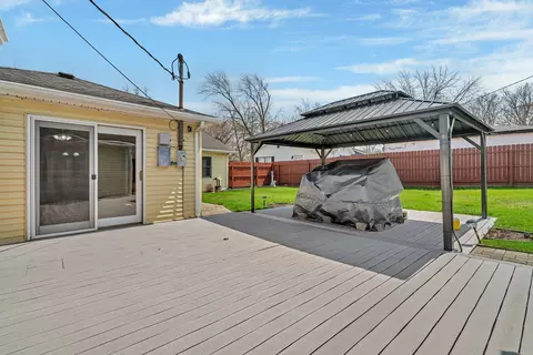 Exterior - 1713 Innercircle Dr, Crest Hill, IL 60403 photo 4 of 10