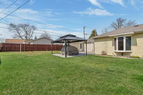Exterior - 1713 Innercircle Dr, Crest Hill, IL 60403 photo 6 of 10