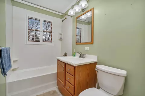 Bath - 1713 Innercircle Dr, Crest Hill, IL 60403 photo 1 of 1