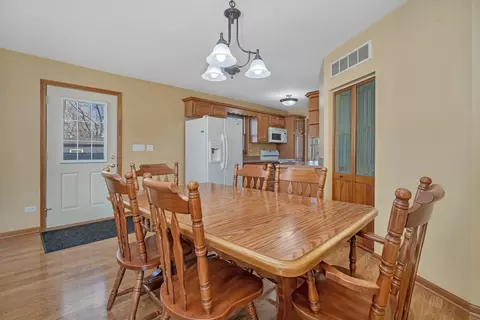 Dining - 1713 Innercircle Dr, Crest Hill, IL 60403 photo 2 of 2