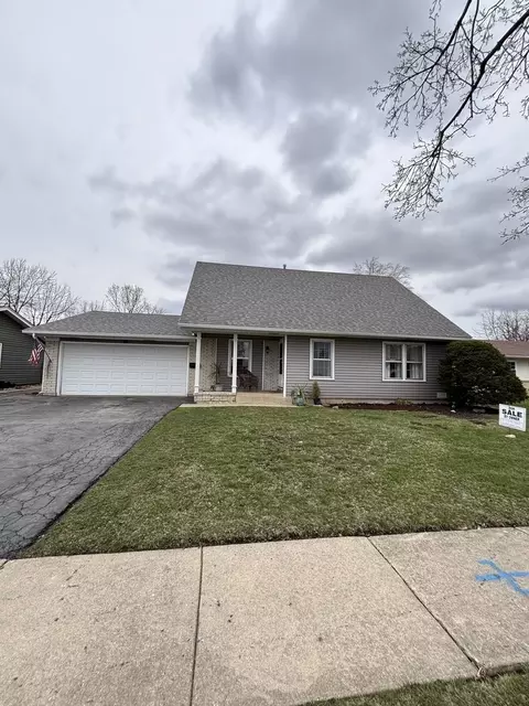 86 Kenilworth Ave, Elk Grove Village, IL 60007
