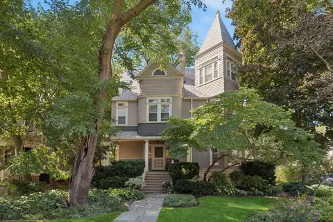 1246 Judson Ave, Evanston, IL 60202