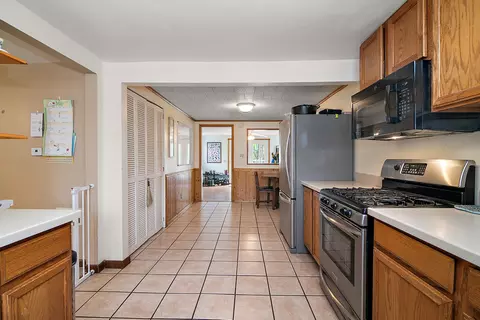 Kitchen - 4618 W Hilltop Dr, Kankakee, IL 60901 photo 1 of 2