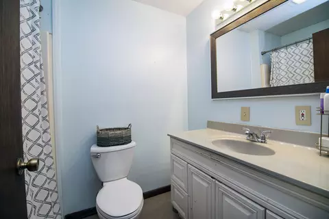 Bath - 4618 W Hilltop Dr, Kankakee, IL 60901 photo 1 of 2