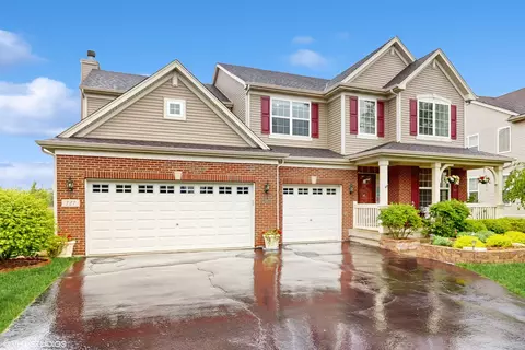 127 Charleston Ln, Gilberts, IL 60136
