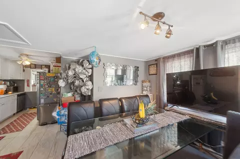 Dining - 864 E Thacker St, Des Plaines, IL 60016 photo 2 of 3