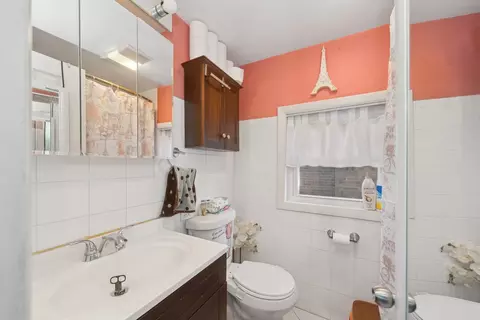 Bath - 864 E Thacker St, Des Plaines, IL 60016 photo 1 of 2