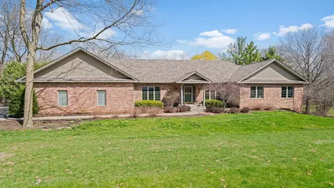 7676 Forest Way, Roscoe, IL 61073