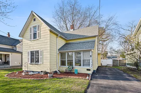 913 Gleason Ave, Aurora, IL 60506