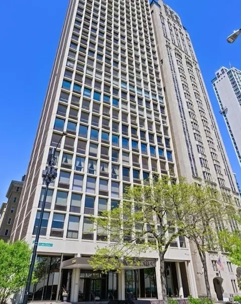 1240 N Lake Shore Dr #25A, Chicago, IL 60610