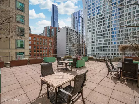 57 E Delaware Pl #2005, Chicago, IL 60611 photo 33