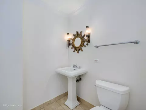 57 E Delaware Pl #2005, Chicago, IL 60611 photo 16