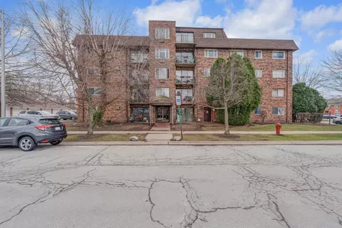 7117 W 93rd St #102, Oak Lawn, IL 60453
