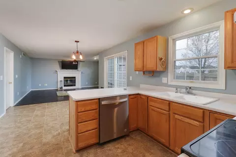 1314 Shannon Dr, Normal, IL 61761 photo 8