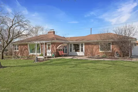 17 W265 Oakdale Ln, Bensenville, IL 60106