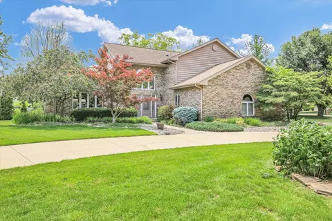 1801 Bentbrook Dr, Champaign, IL 61822