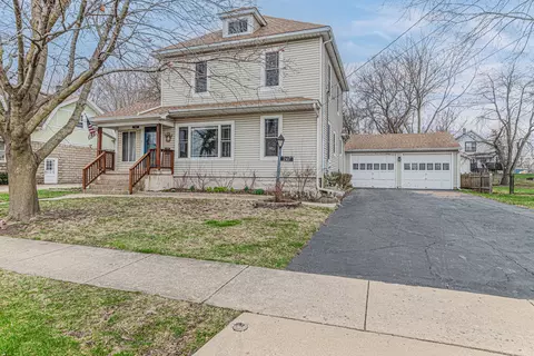 1507 N Riverside Dr, Mchenry, IL 60050