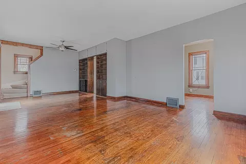 1507 N Riverside Dr, Mchenry, IL 60050 photo 8