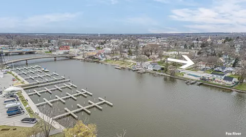 1507 N Riverside Dr, Mchenry, IL 60050 photo 2