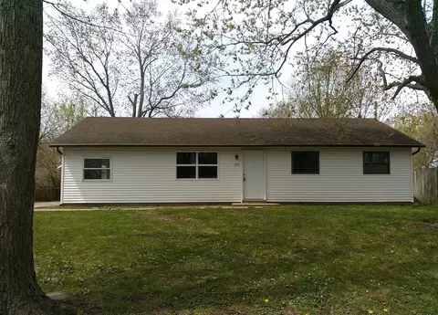 1507 Thornton Dr, Champaign, IL 61821