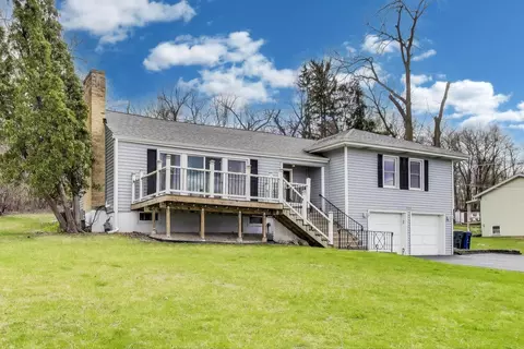 Exterior - 721 N River Rd, Algonquin, IL 60102 photo 1 of 7