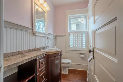 Bath - 1910 E Taylor St, Bloomington, IL 61701 photo 2 of 2