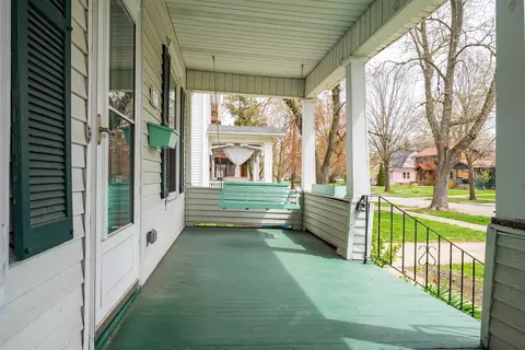 Exterior - 1910 E Taylor St, Bloomington, IL 61701 photo 2 of 9