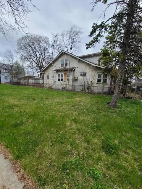 10452 S State St, Chicago, IL 60628