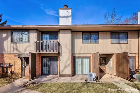 55 Woodhills Bay Rd, Fox Lake, IL 60020