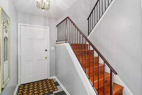 Entry Way - 685 Brighton Pl, Wheeling, IL 60090 photo 1 of 1