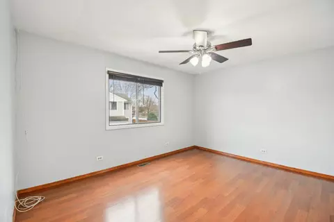 Bedroom - 685 Brighton Pl, Wheeling, IL 60090 photo 1 of 5
