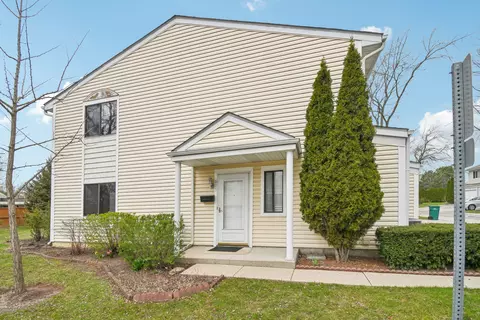 Exterior - 685 Brighton Pl, Wheeling, IL 60090 photo 2 of 3