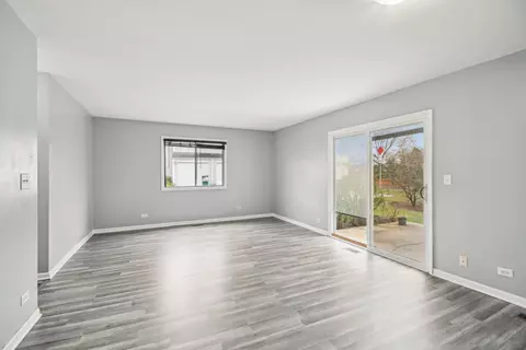 Living - 685 Brighton Pl, Wheeling, IL 60090 photo 1 of 2