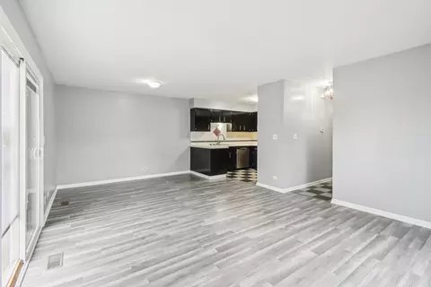 Living - 685 Brighton Pl, Wheeling, IL 60090 photo 2 of 2