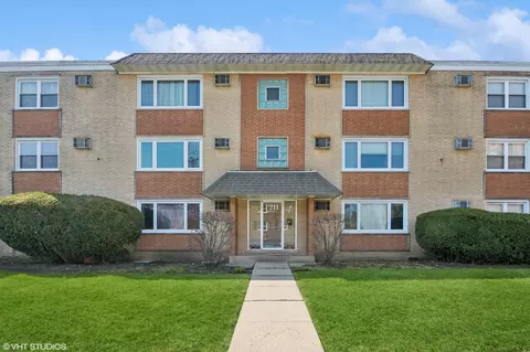 1211 Brown St #2D, Des Plaines, IL 60016