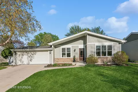 389 Weidner Rd, Buffalo Grove, IL 60089