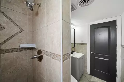 Bath - 16459 Honore Ave, Markham, IL 60428 photo 2 of 3