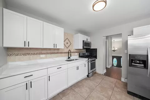 Kitchen - 16459 Honore Ave, Markham, IL 60428 photo 1 of 5