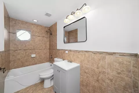 Bath - 16459 Honore Ave, Markham, IL 60428 photo 3 of 3