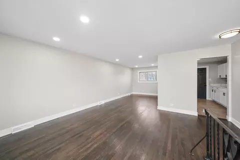 Living - 16459 Honore Ave, Markham, IL 60428 photo 2 of 7