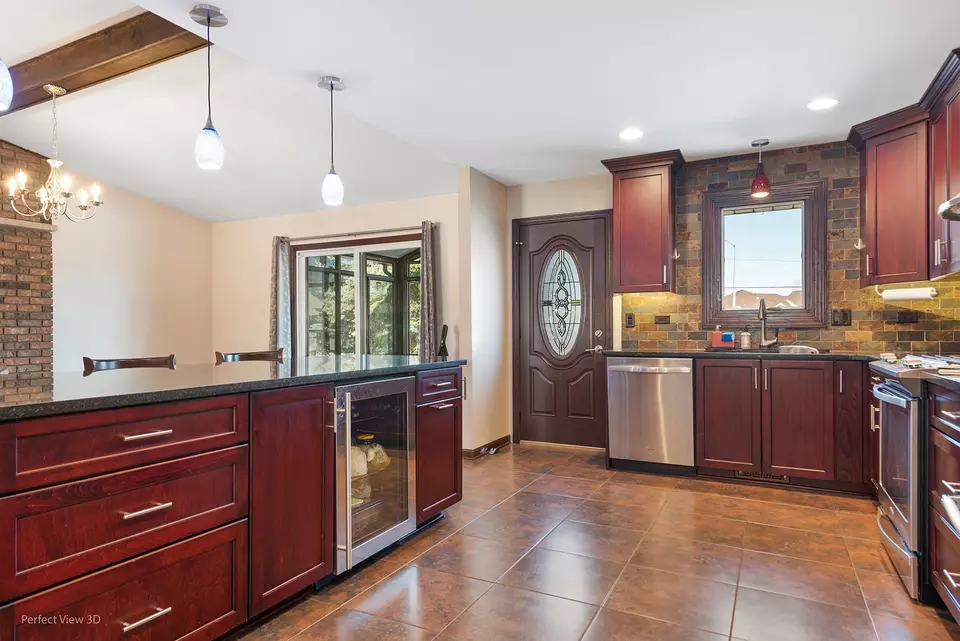 Kitchen - 17507 Pecan Ln, Tinley Park, IL 60487 photo 1 of 3